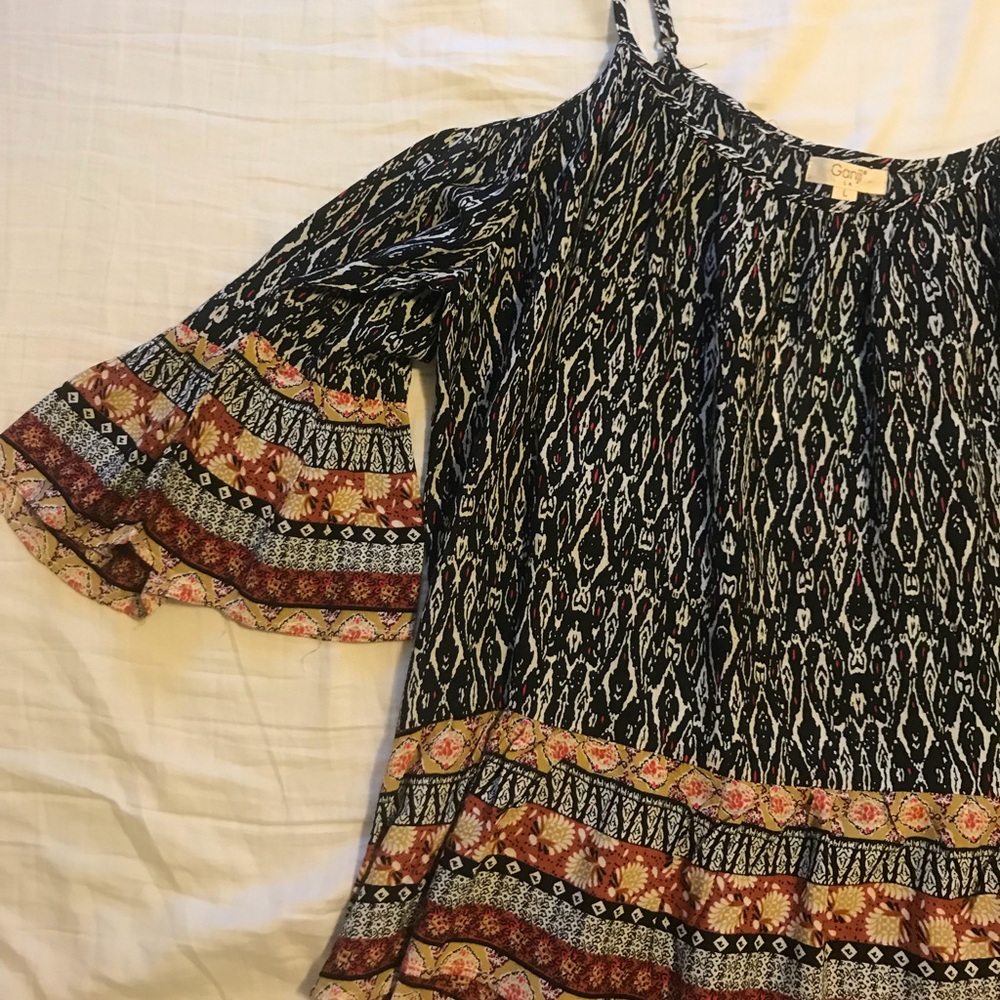 Off the shoulder blue/orange print top - Picture 2 of 4